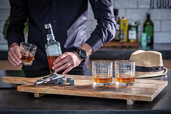 3 bad ass whiskey cocktails that are easy to make at home 